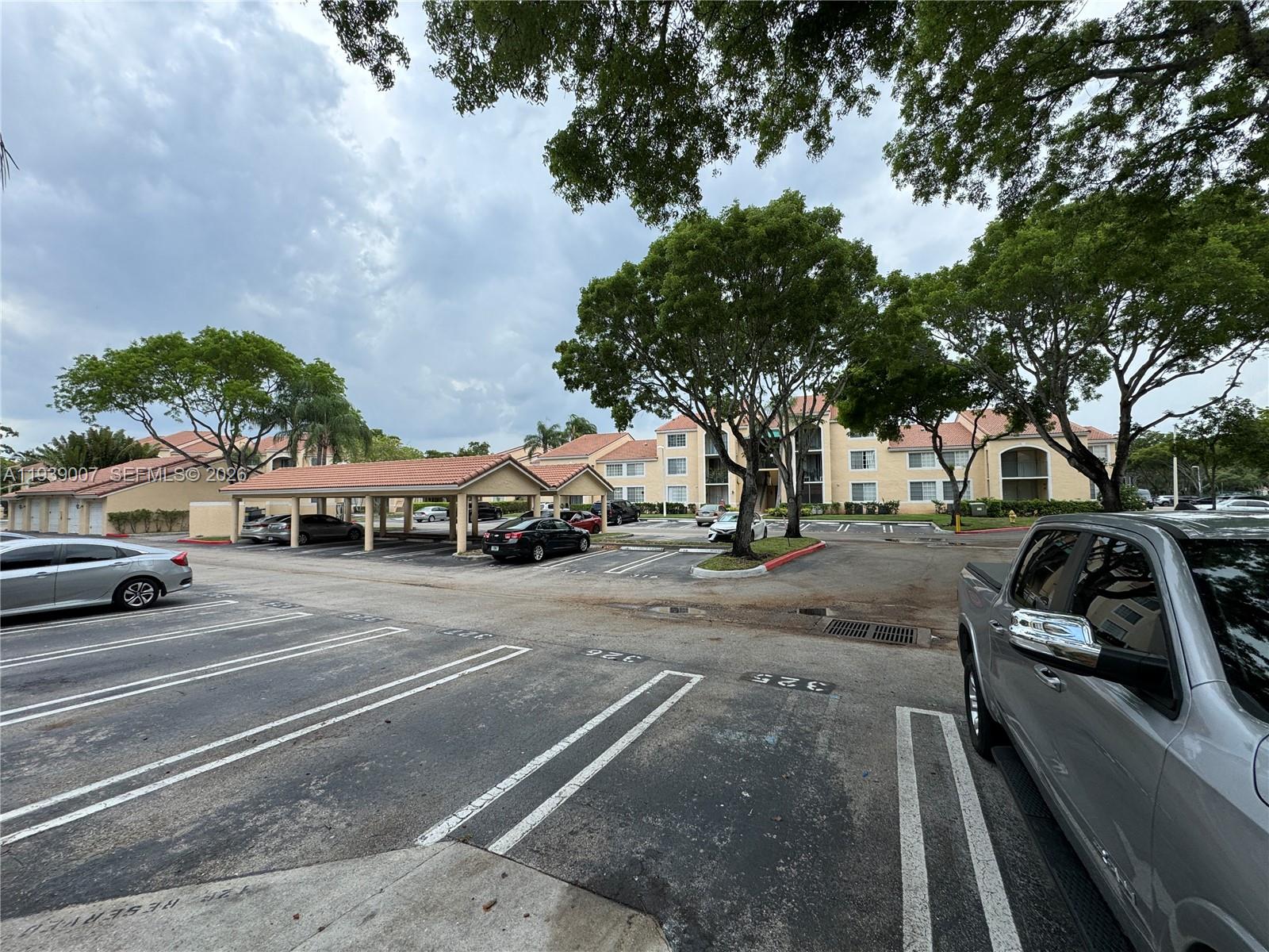 MILANO CONDO - Residential