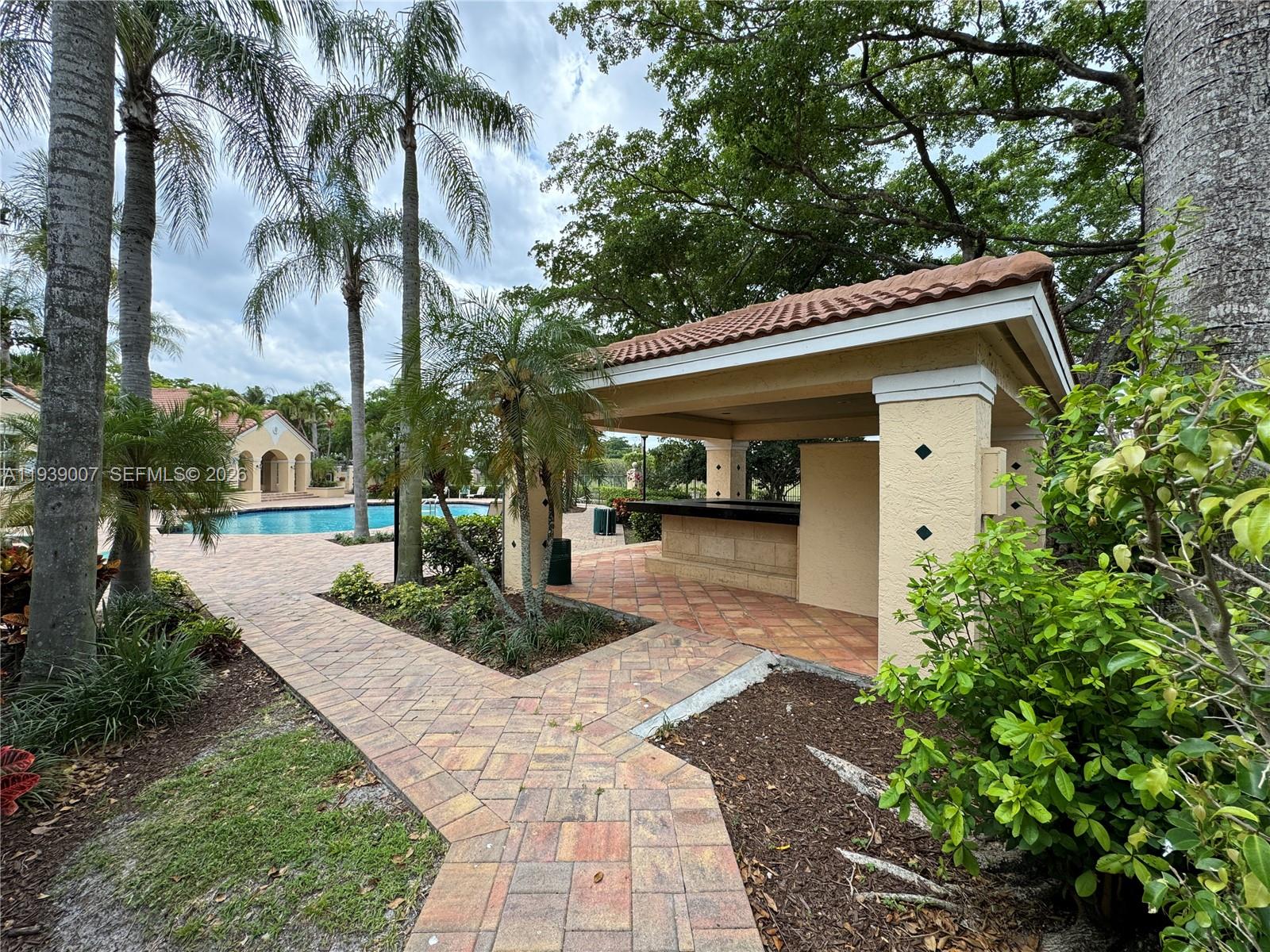 MILANO CONDO - Residential