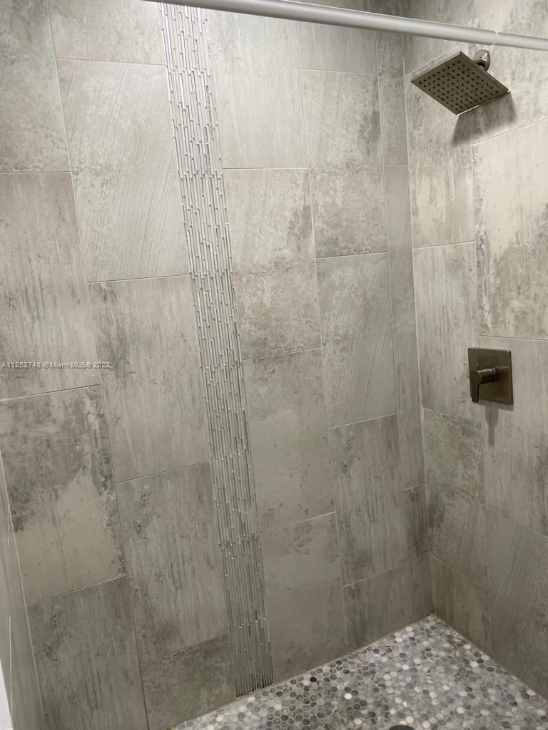 DURHAM VILLAGE - Residential Lease