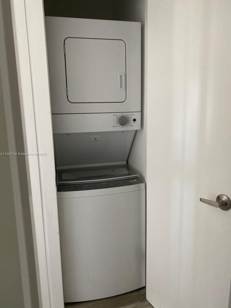 DURHAM VILLAGE - Residential Lease