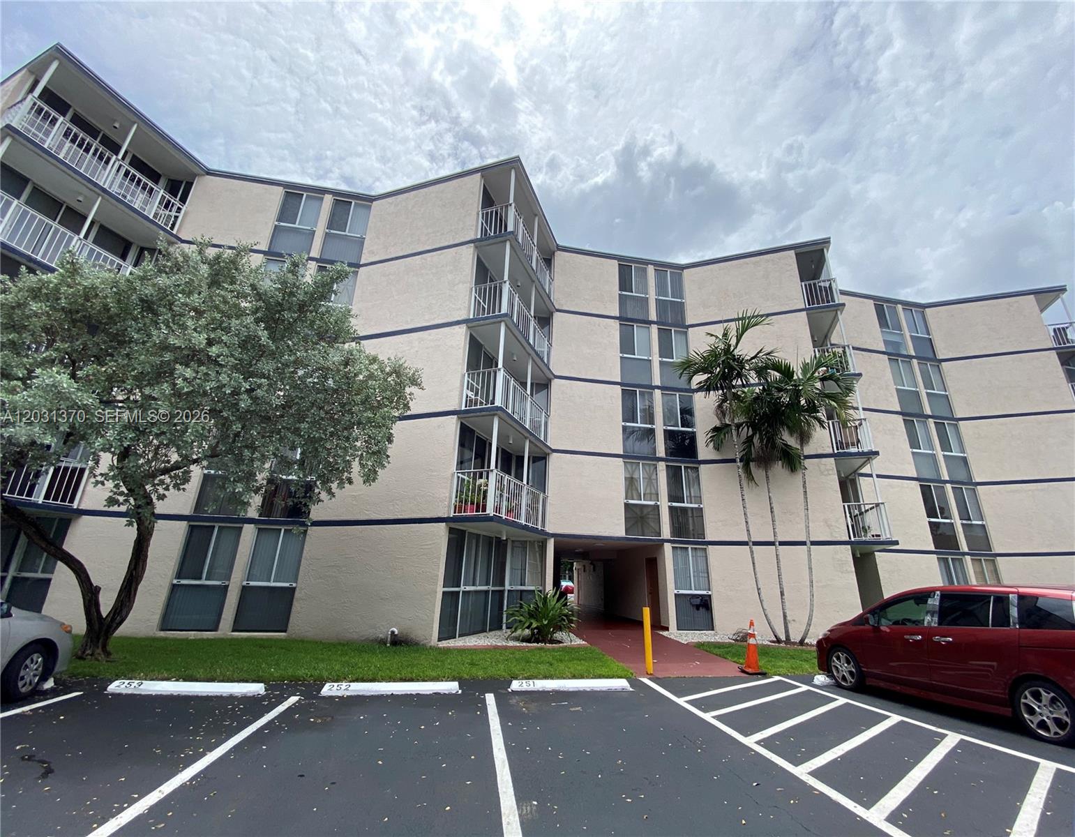 Photo 1 of 31 — 7075 NW 186th St C308, Hialeah, FL 33015