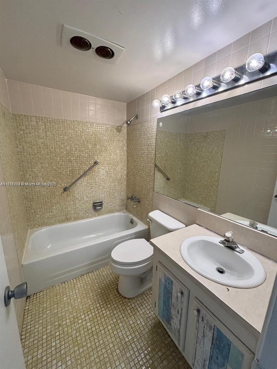SALISBURY CONDOS - Residential