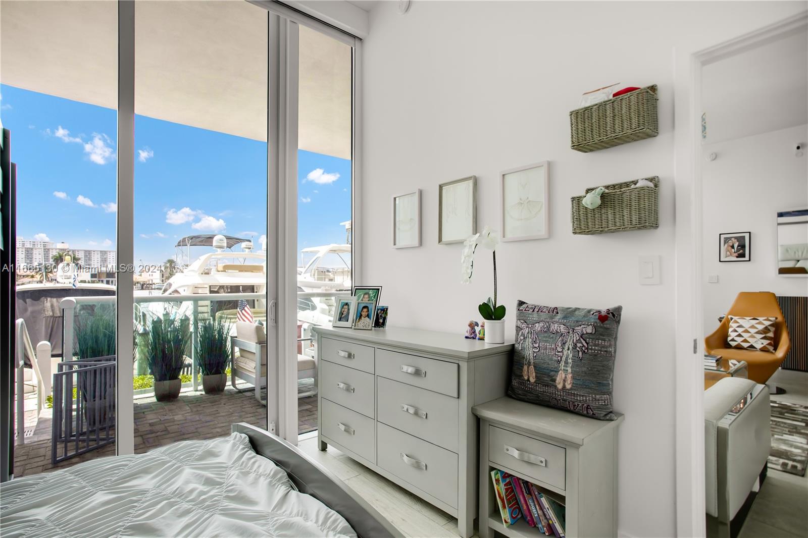 400 SUNNY ISLES CONDO EAS - Residential