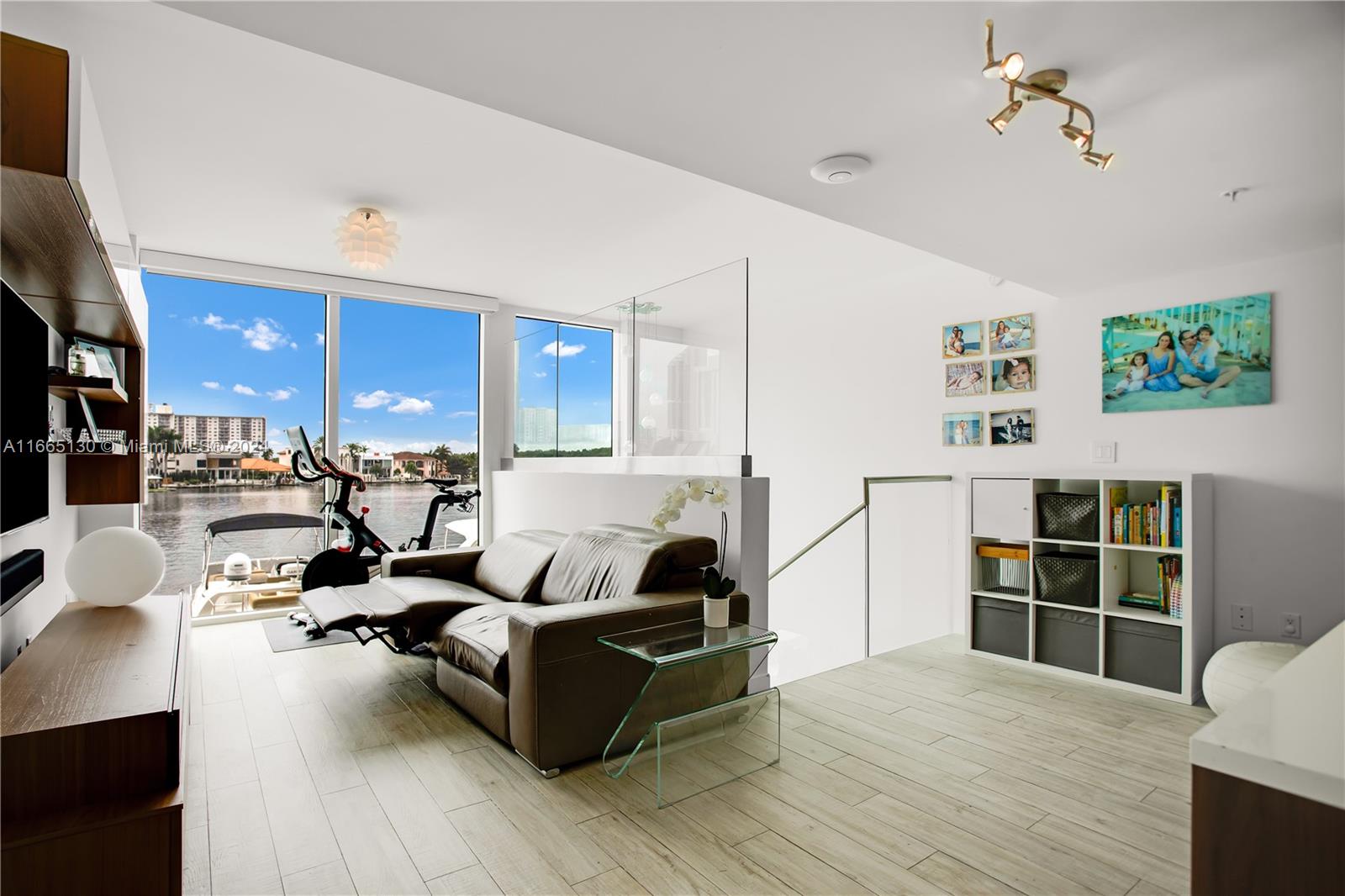 400 SUNNY ISLES CONDO EAS - Residential