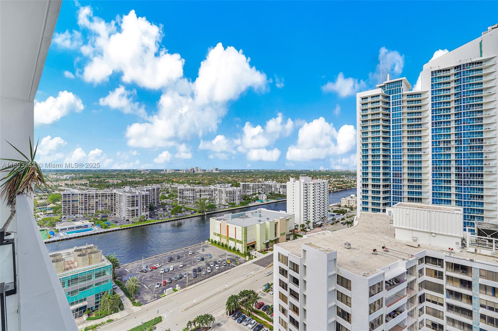 Diplomat Residences - Residential