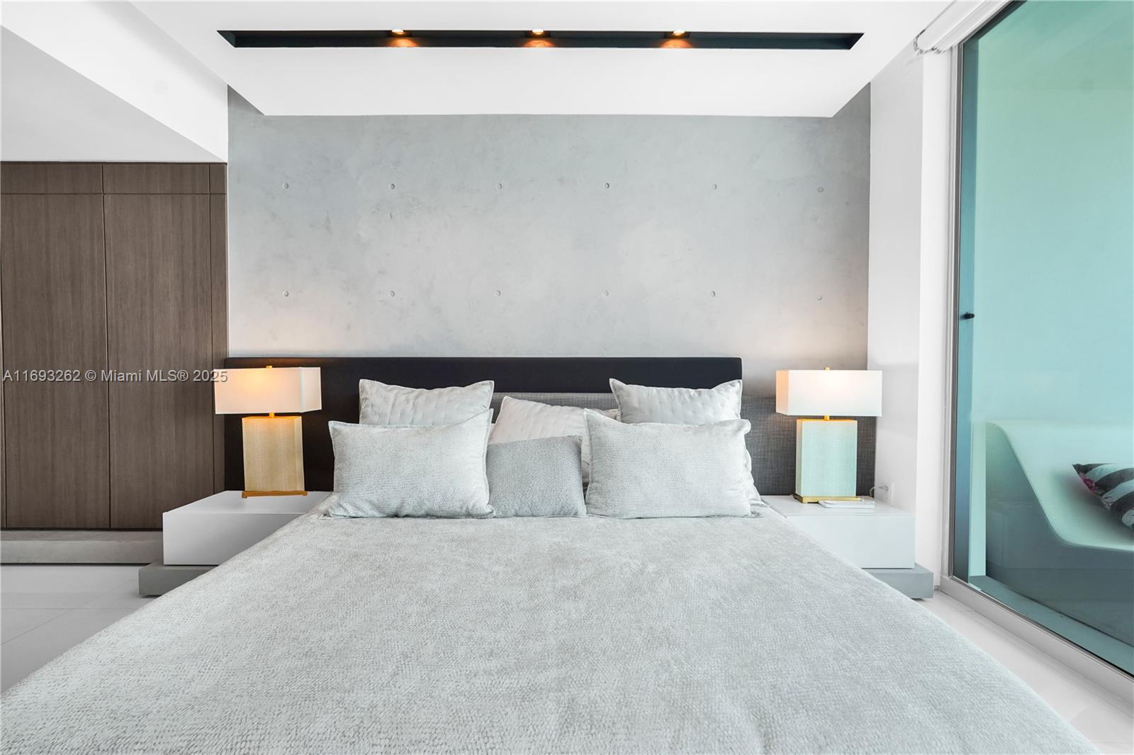 Diplomat Residences - Residential