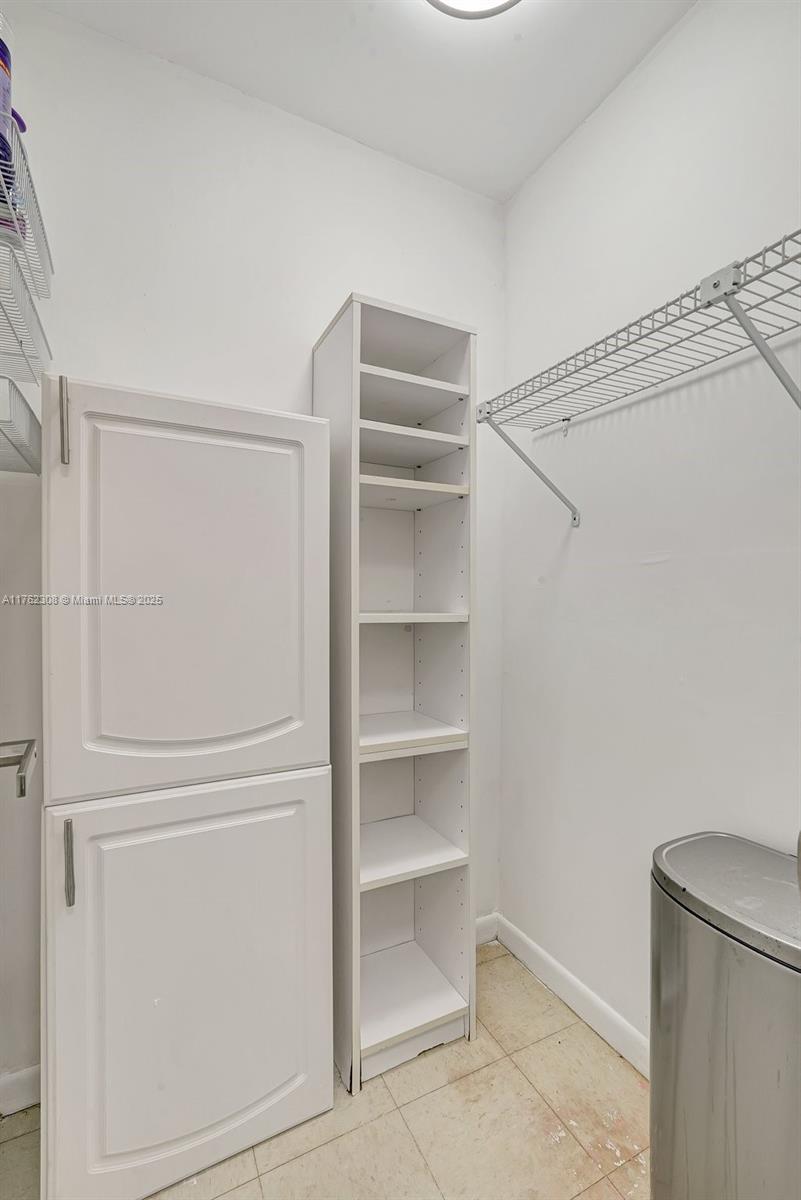 THE TOWERS OF QUAYSIDE CO - Residential