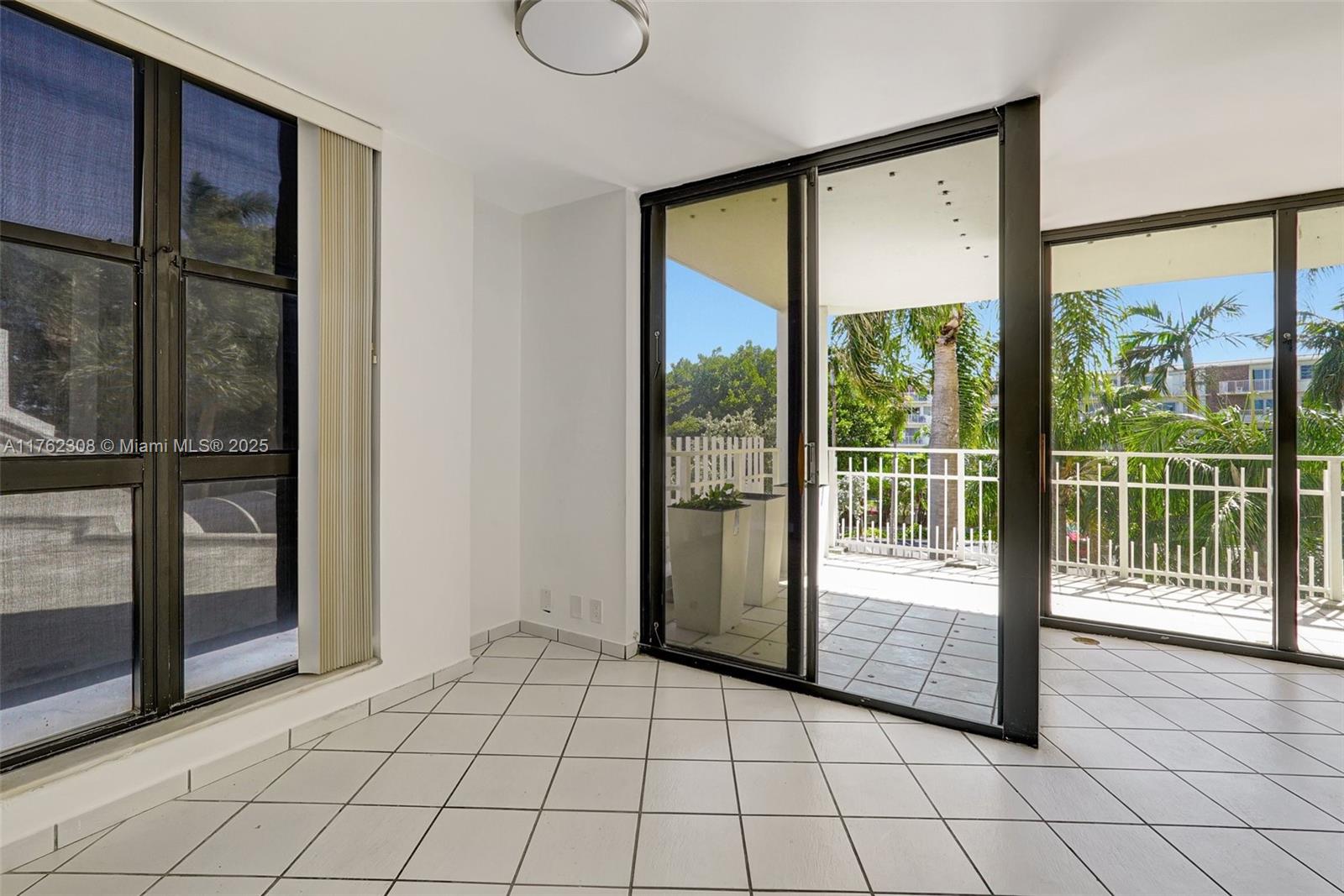 THE TOWERS OF QUAYSIDE CO - Residential