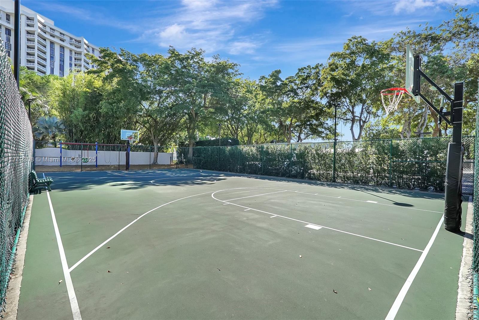 THE TOWERS OF QUAYSIDE CO - Residential