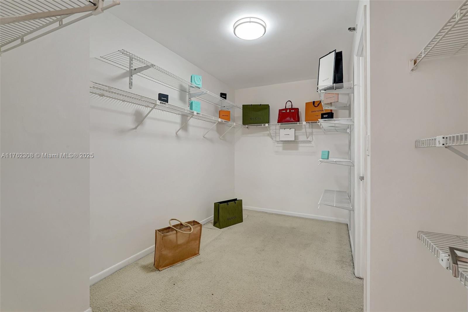 THE TOWERS OF QUAYSIDE CO - Residential