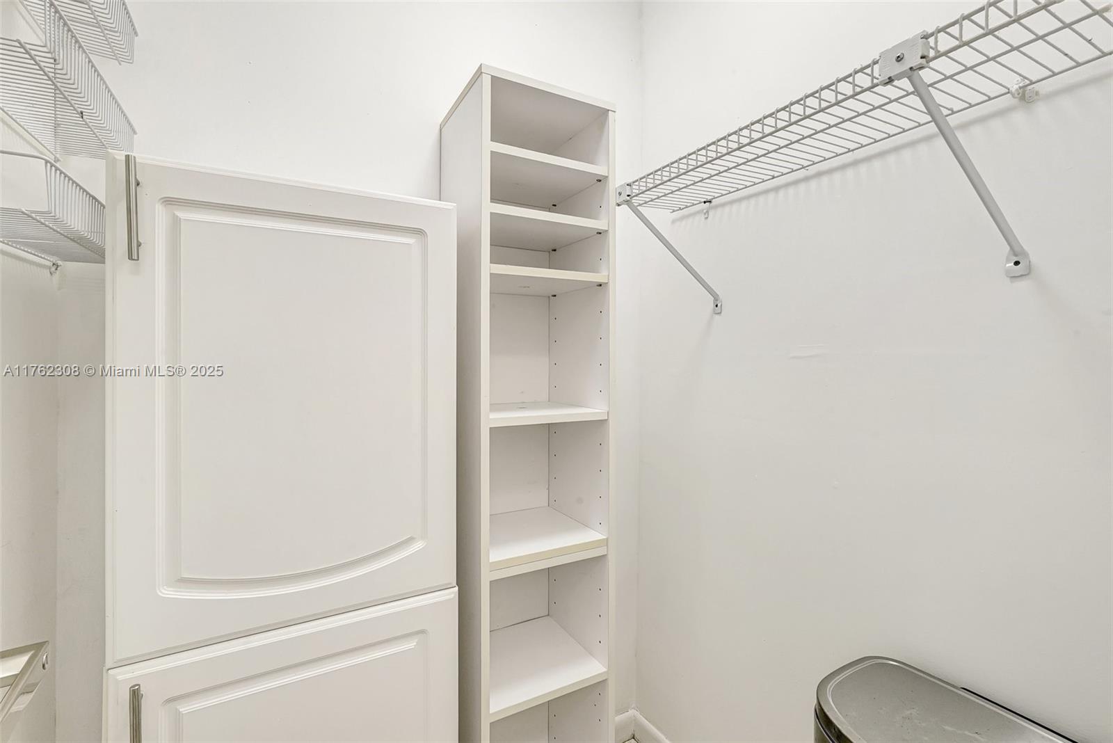 THE TOWERS OF QUAYSIDE CO - Residential