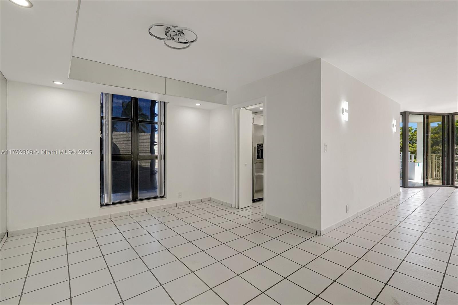 THE TOWERS OF QUAYSIDE CO - Residential