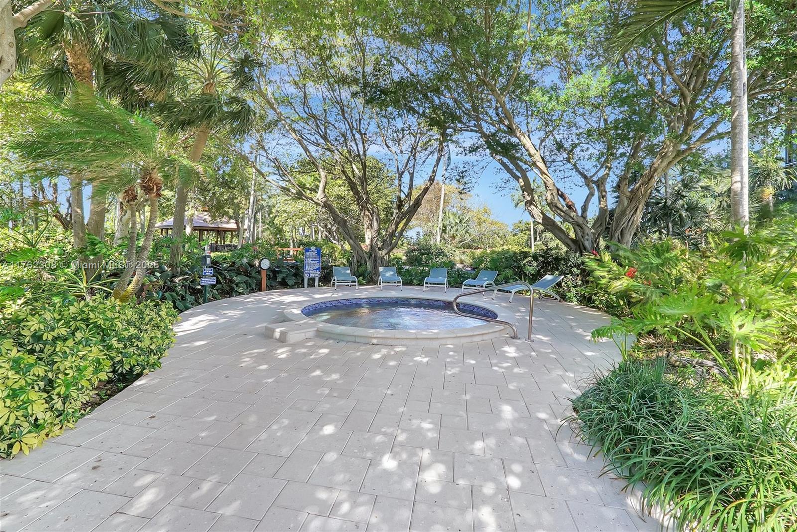 THE TOWERS OF QUAYSIDE CO - Residential