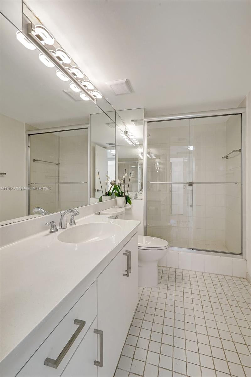 THE TOWERS OF QUAYSIDE CO - Residential