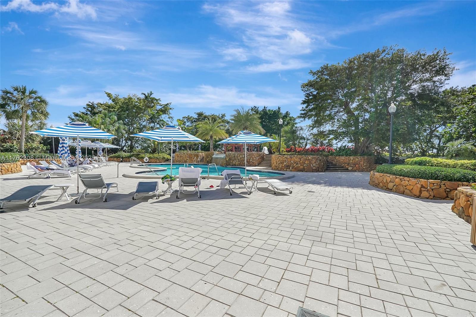 THE TOWERS OF QUAYSIDE CO - Residential