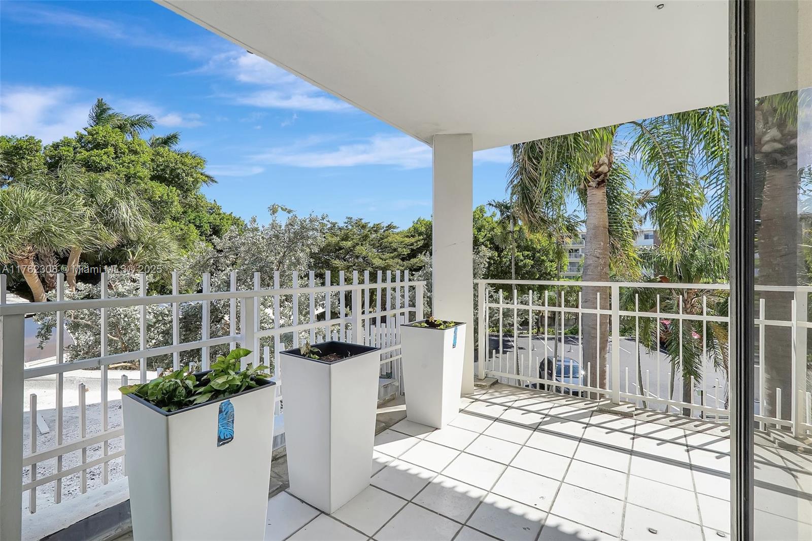 THE TOWERS OF QUAYSIDE CO - Residential