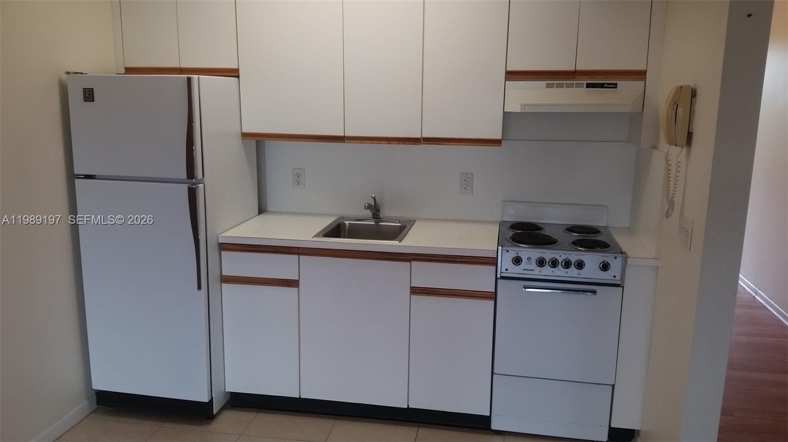 CAMBRIDGE AT CENTURY VILL - Residential Lease