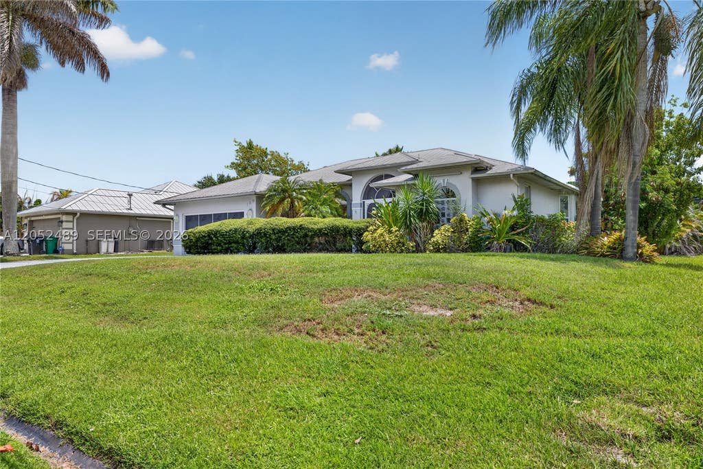 Photo of 169 SE Whitmore Dr, Port St Lucie, FL 34984 (MLS # A12052489)