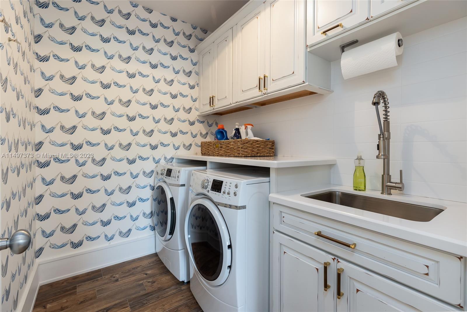 HIGH POINT - Residential