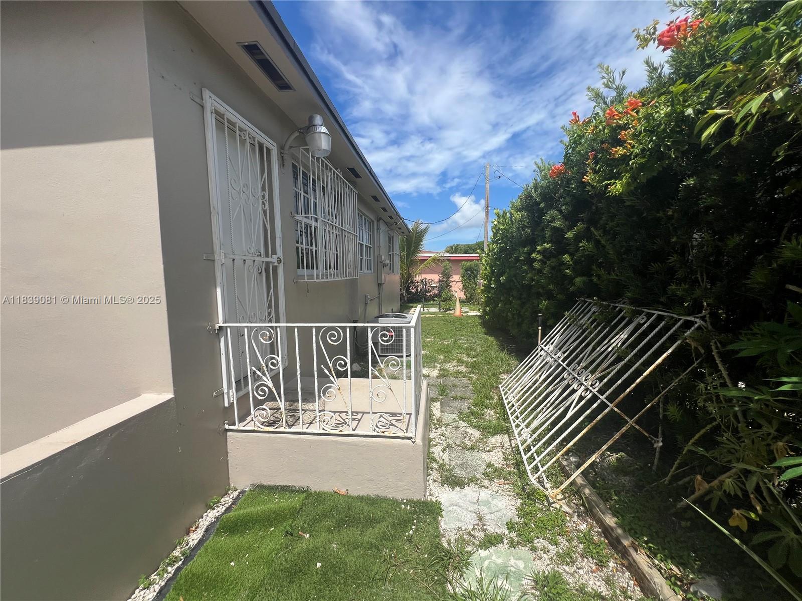 BISCAYNE VILLAGE HEIGHTS - Residential