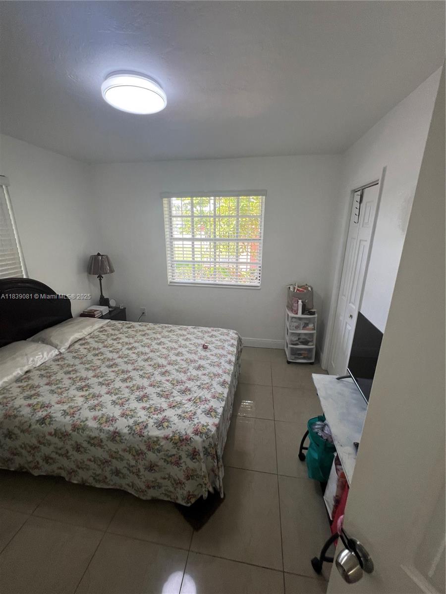 BISCAYNE VILLAGE HEIGHTS - Residential