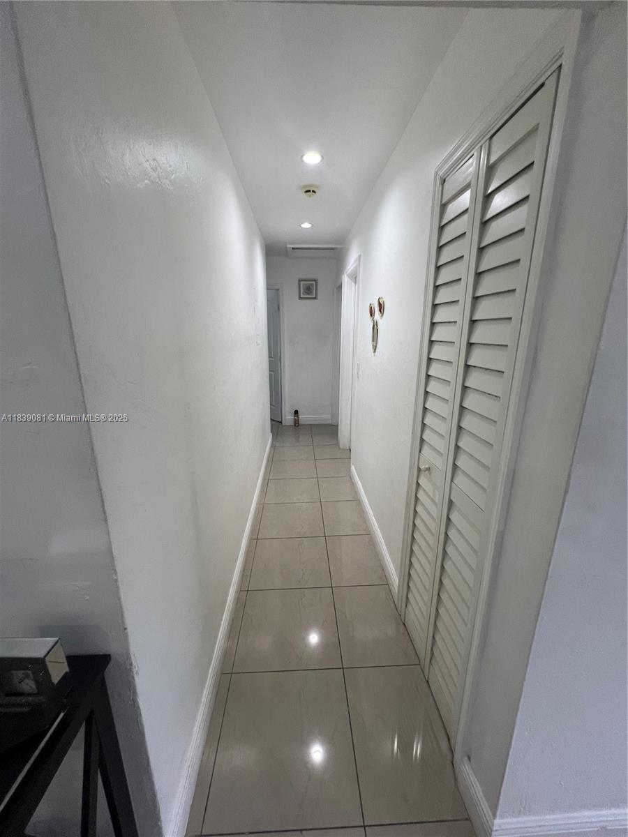 BISCAYNE VILLAGE HEIGHTS - Residential