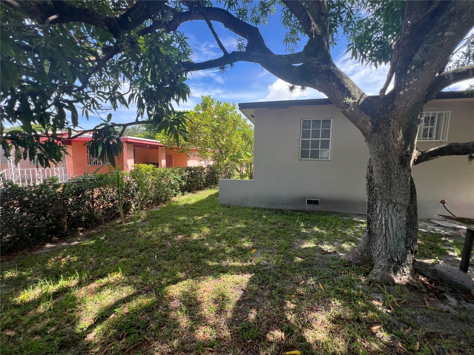 BISCAYNE VILLAGE HEIGHTS - Residential