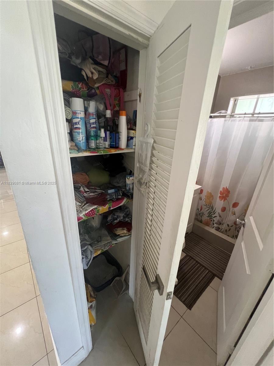 BISCAYNE VILLAGE HEIGHTS - Residential