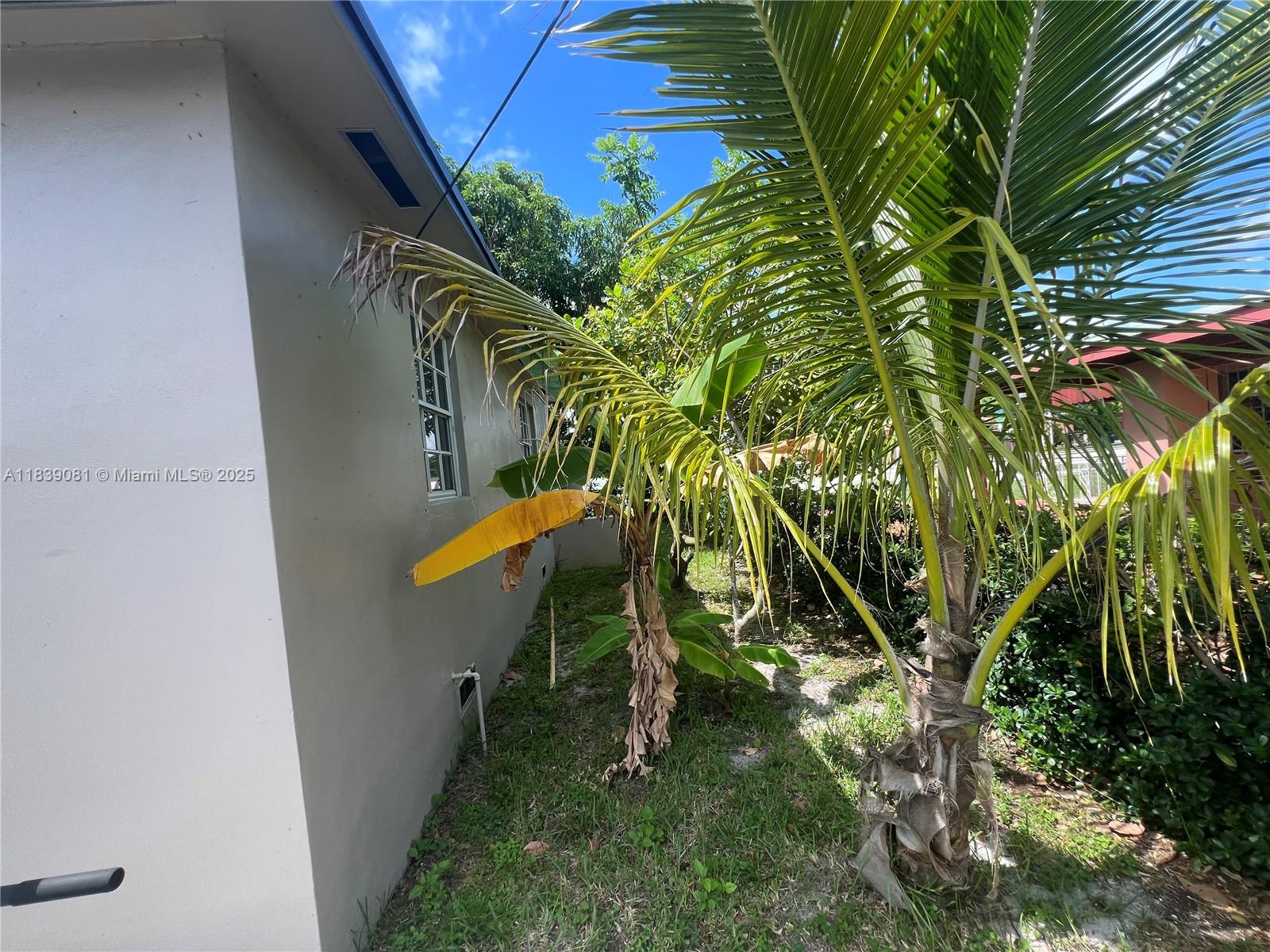 BISCAYNE VILLAGE HEIGHTS - Residential