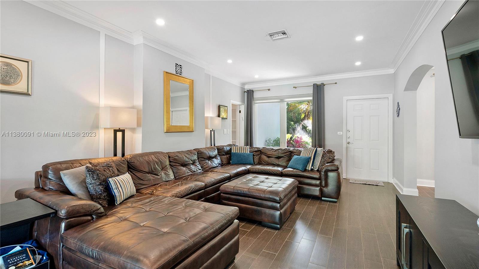 NAUTILUS EXTENSION 4TH - Residential