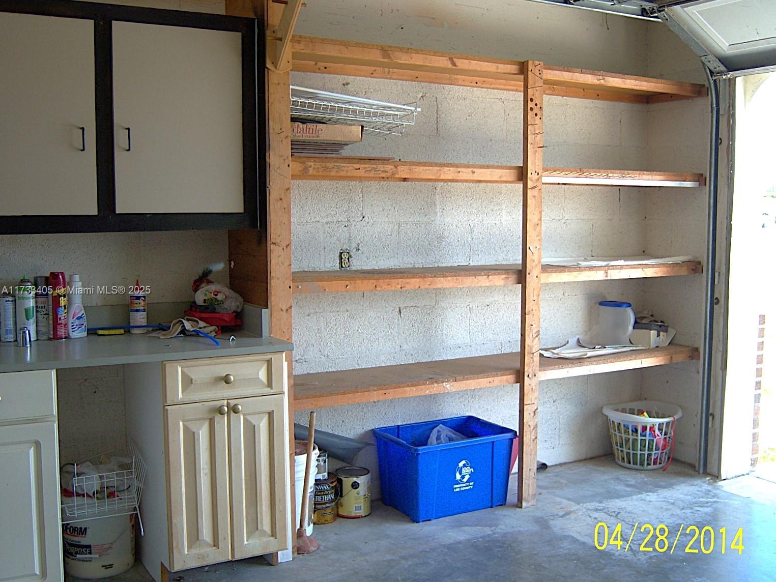 Cape Coral Lake Kennedy - Residential Income