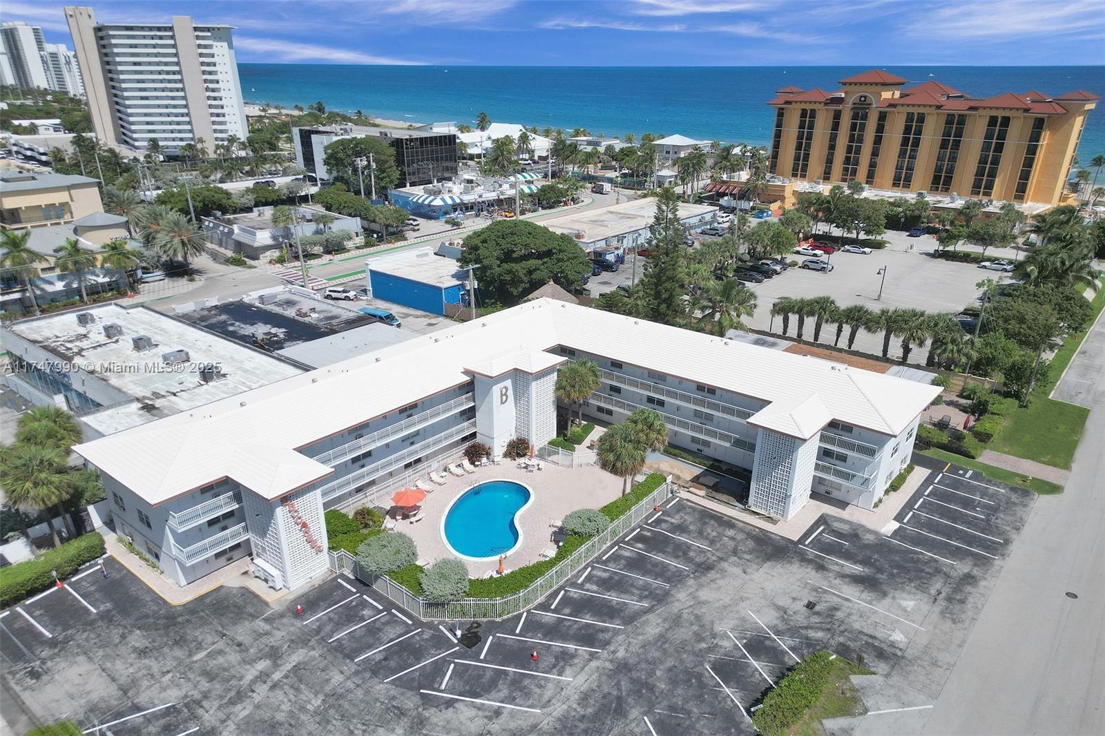 Property for Sale at 120 Ne 20th Ave 9, Deerfield Beach, Broward County, Florida - Bedrooms: 1 
Bathrooms: 1  - $349,900