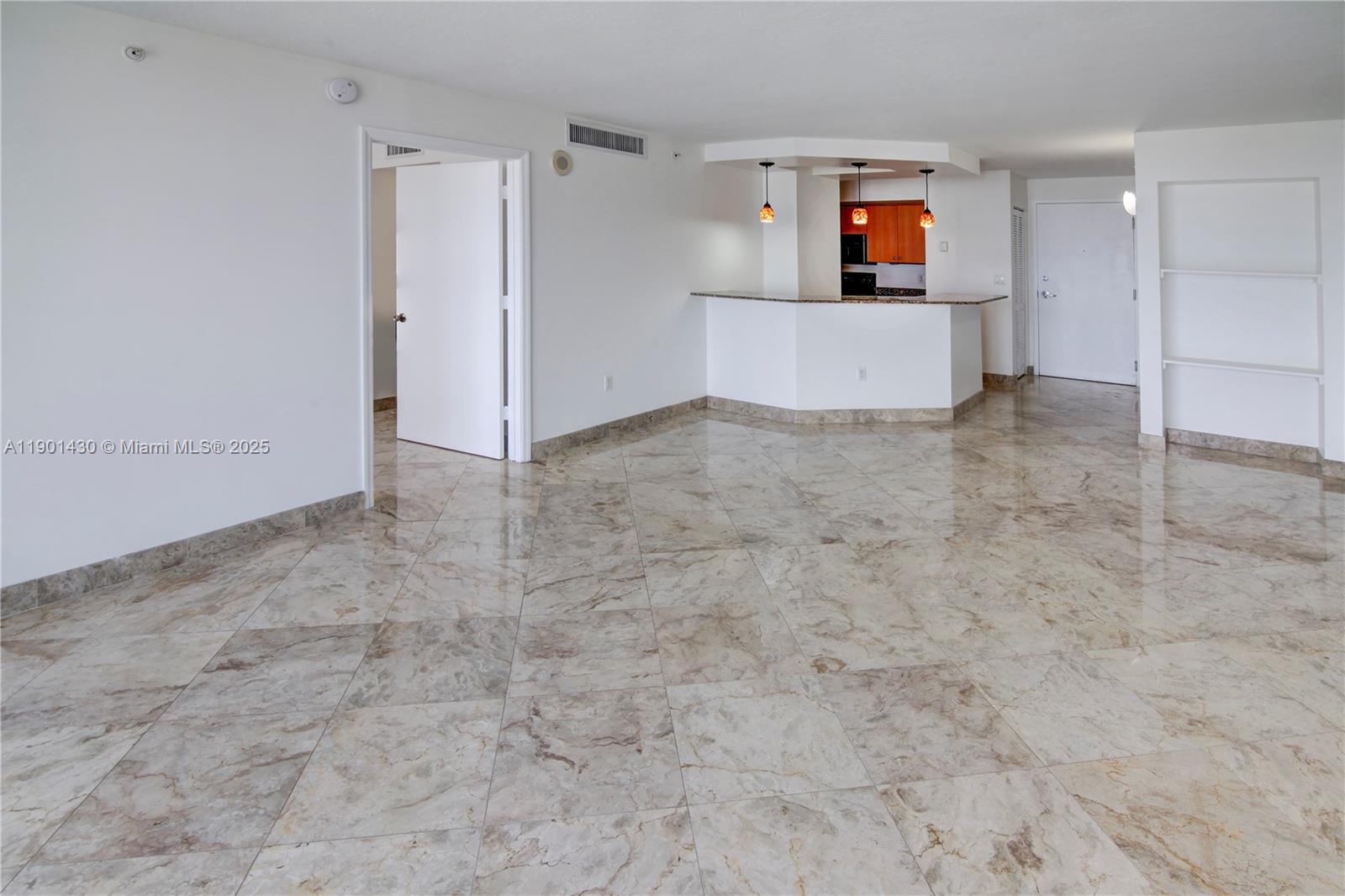 THE COLLINS CONDO - Residential Lease