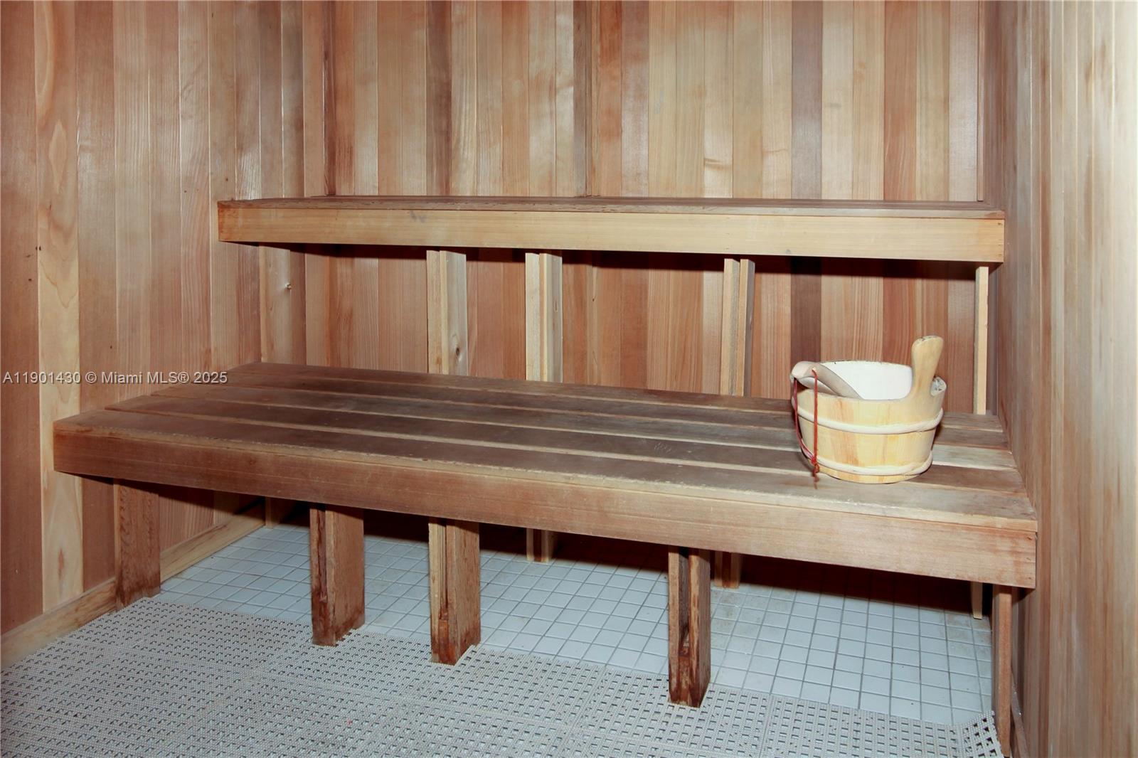 THE COLLINS CONDO - Residential Lease