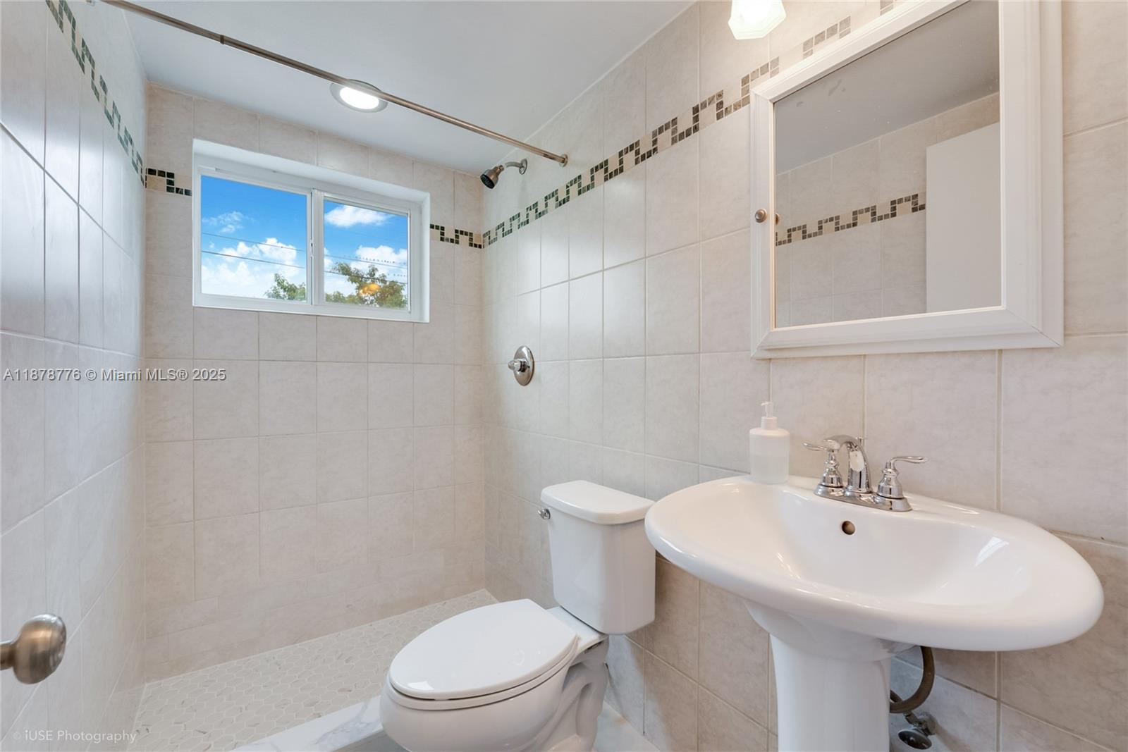 HEFTLER HOMES SUNSET PARK - Residential Lease