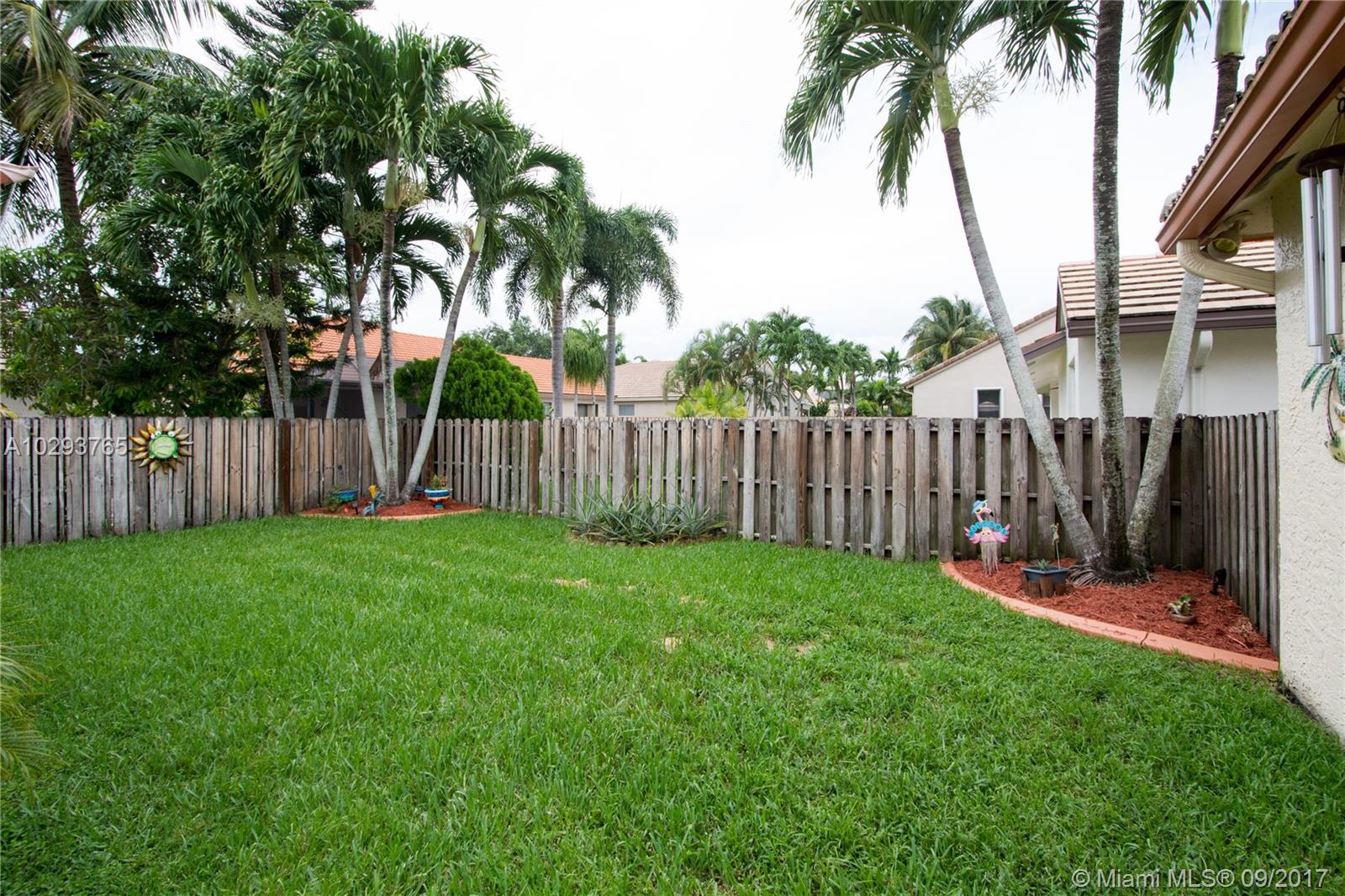 THE RIDGE ON NOB HILL - Residential