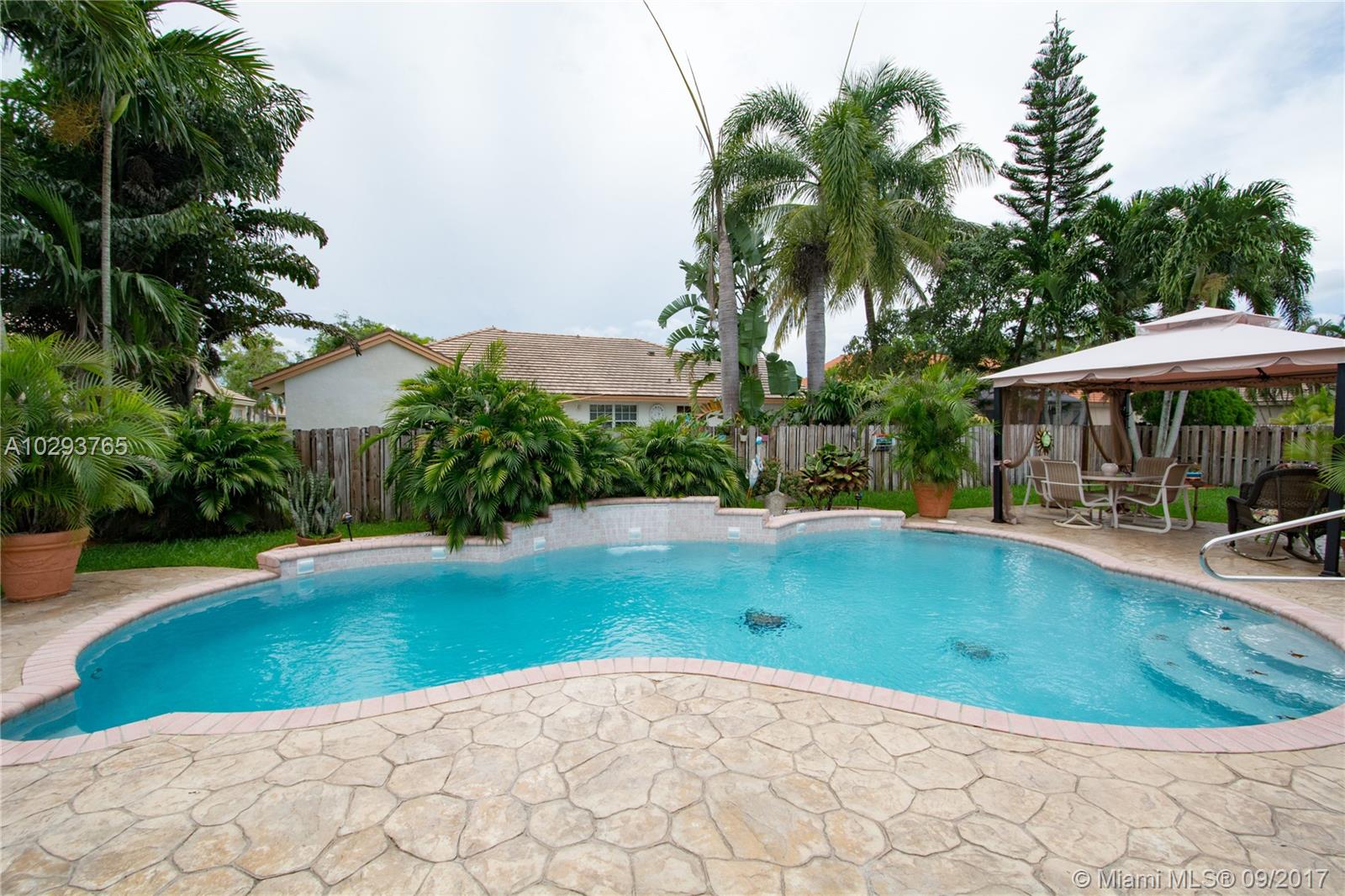 THE RIDGE ON NOB HILL - Residential