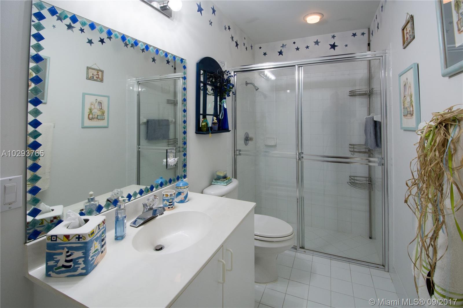 THE RIDGE ON NOB HILL - Residential