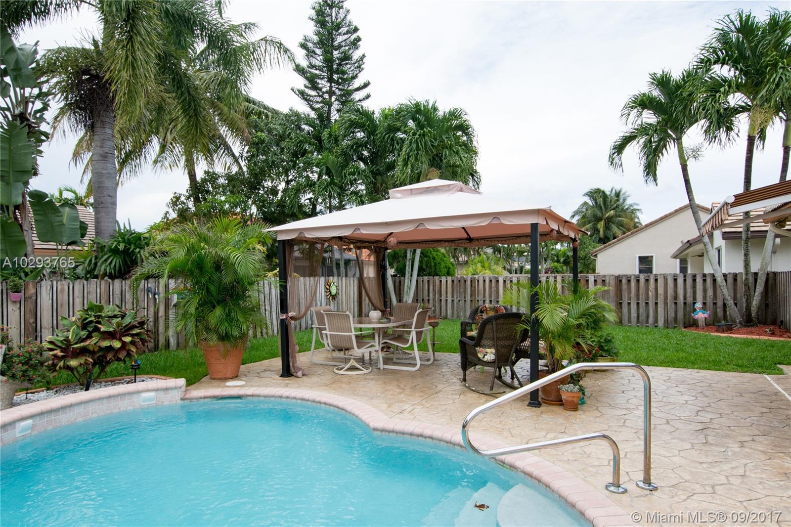 THE RIDGE ON NOB HILL - Residential