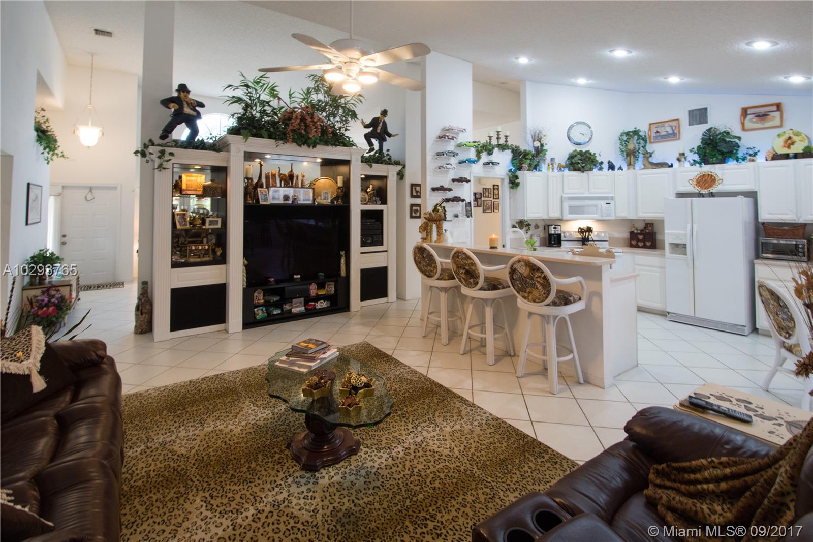 THE RIDGE ON NOB HILL - Residential