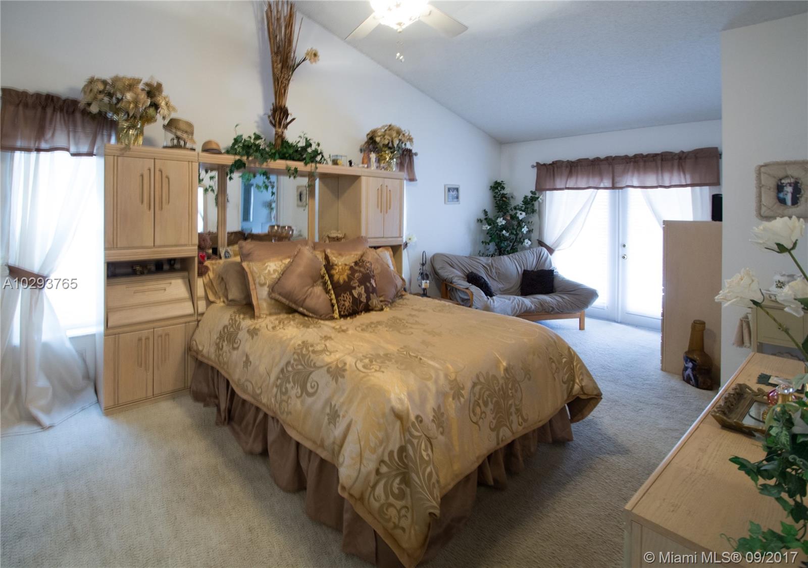 THE RIDGE ON NOB HILL - Residential