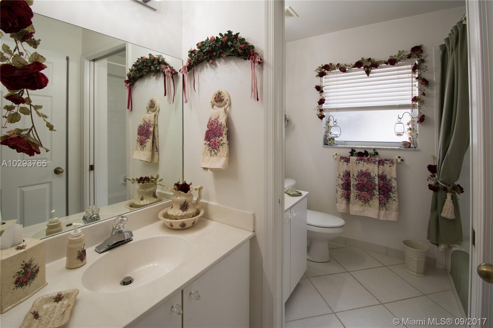 THE RIDGE ON NOB HILL - Residential