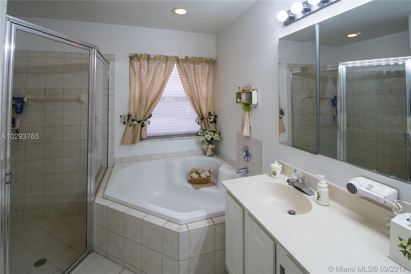 THE RIDGE ON NOB HILL - Residential