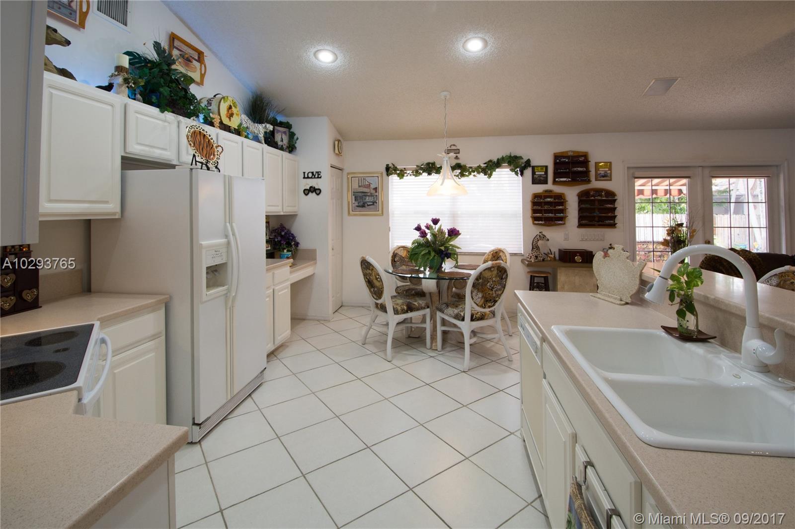 THE RIDGE ON NOB HILL - Residential