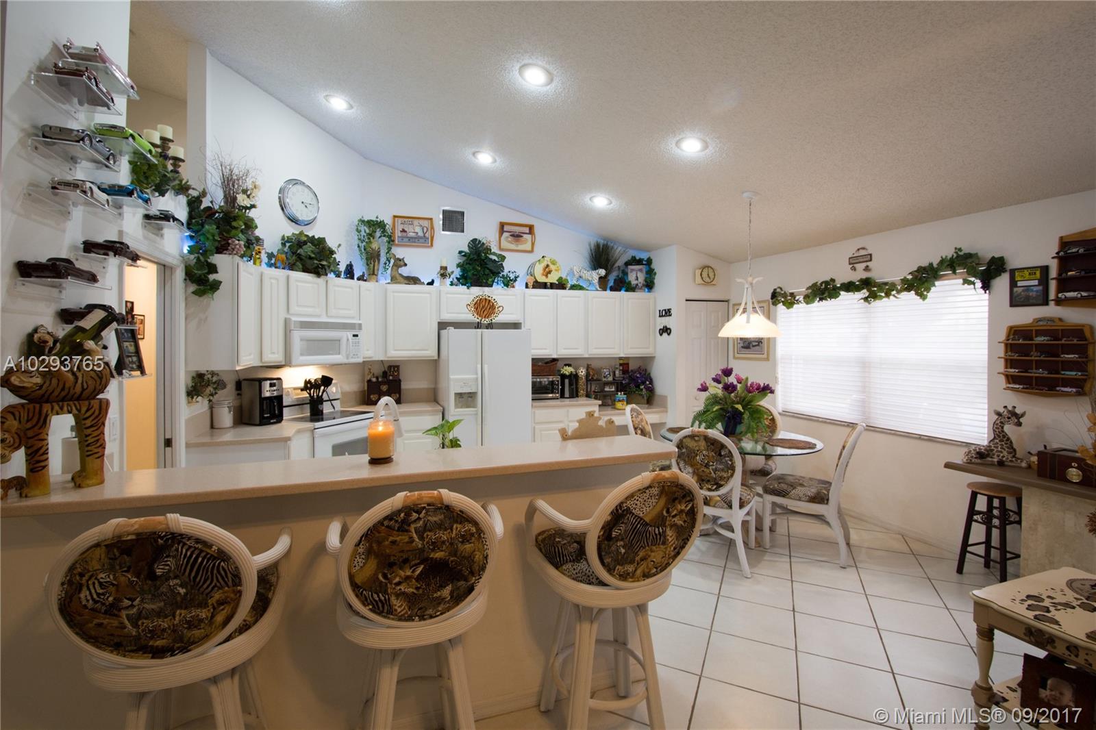 THE RIDGE ON NOB HILL - Residential