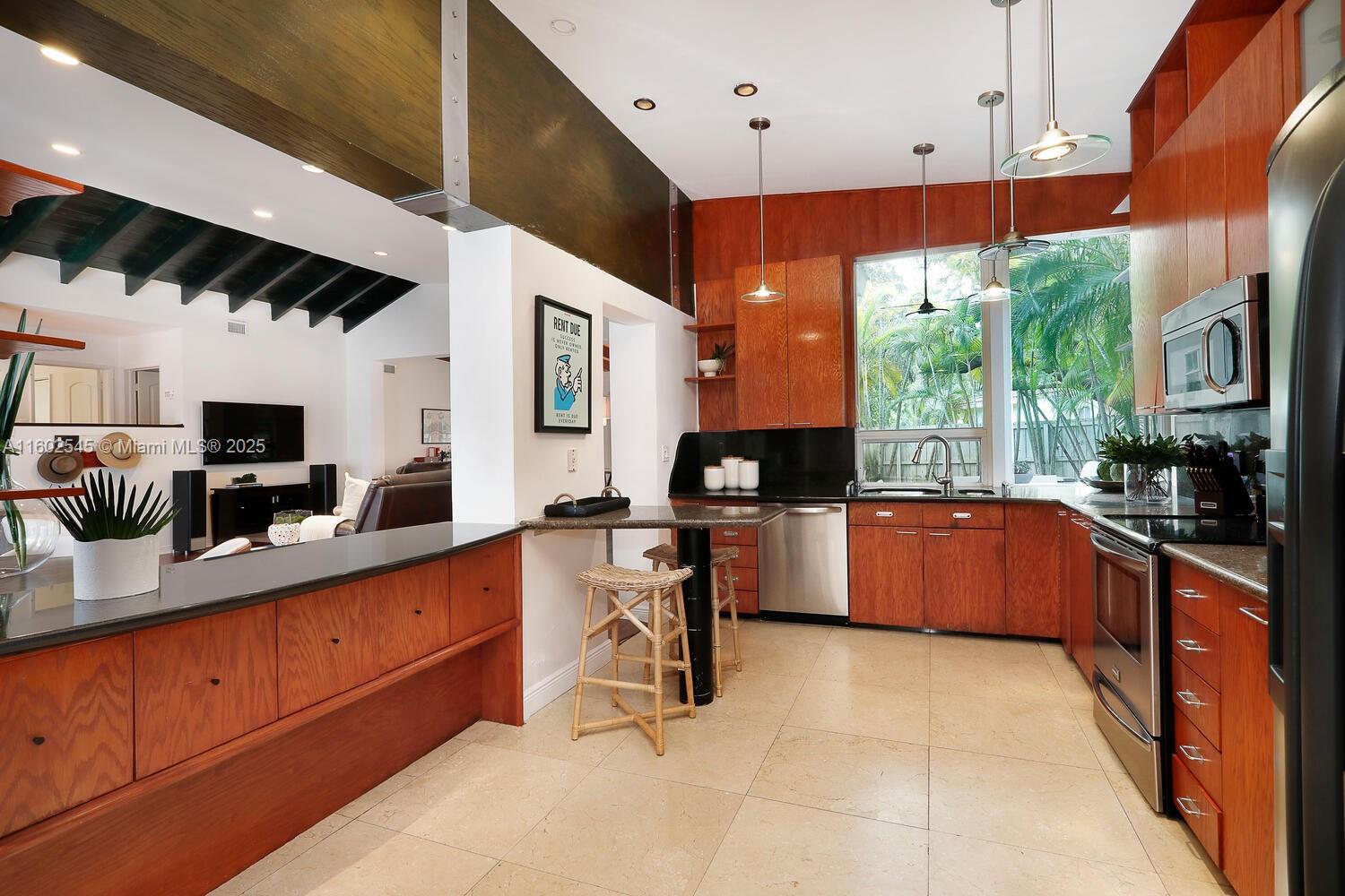 84 W Shore Dr
