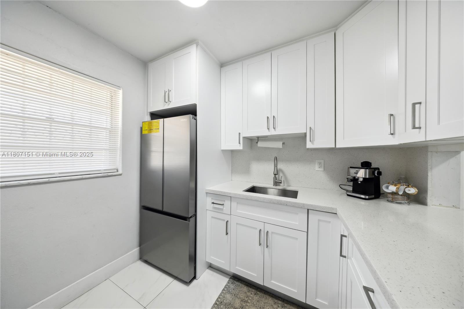 PALM SPRINGS GARDENS BLDG - Residential