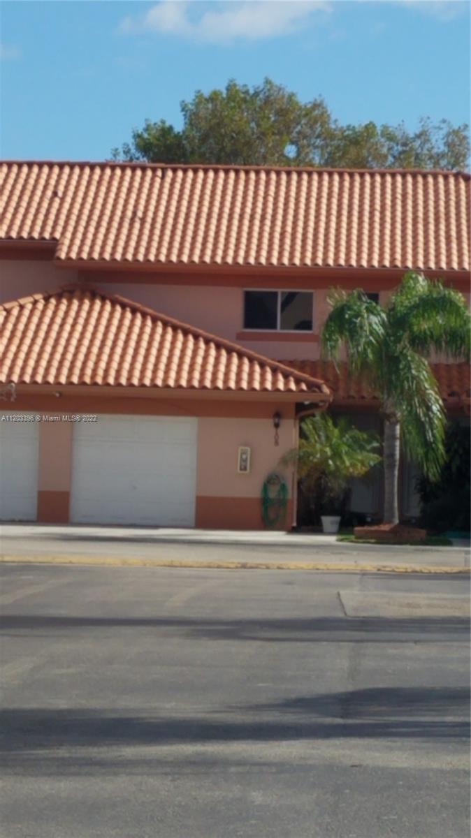 LAGUNA POINTE AT CALIF CL - Residential Lease