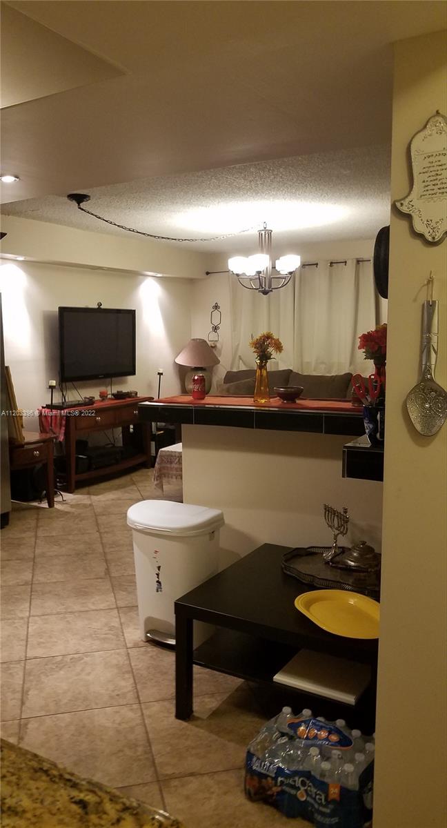 LAGUNA POINTE AT CALIF CL - Residential Lease