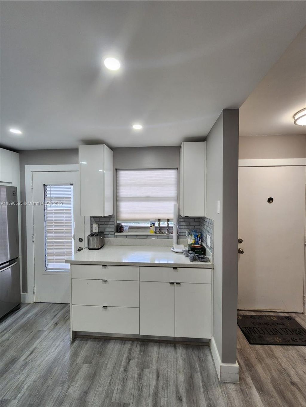 Photo of 420 NE 12th Ave #201, Hallandale Beach, FL 33009 (MLS # A11390595)